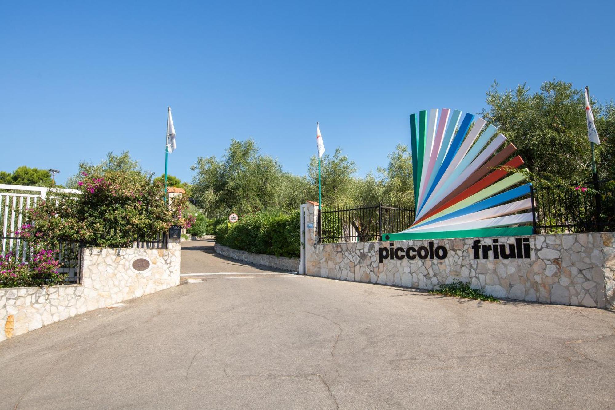 Centro Vacanze Piccolo Friuli Aparthotel Vieste Kültér fotó